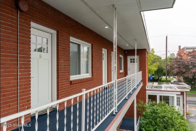 $1,350 | 195 South Broadway, Unit 8, Saratoga Springs, NY 12866