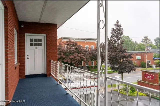 $1,350 | 195 South Broadway, Unit 8, Saratoga Springs, NY 12866