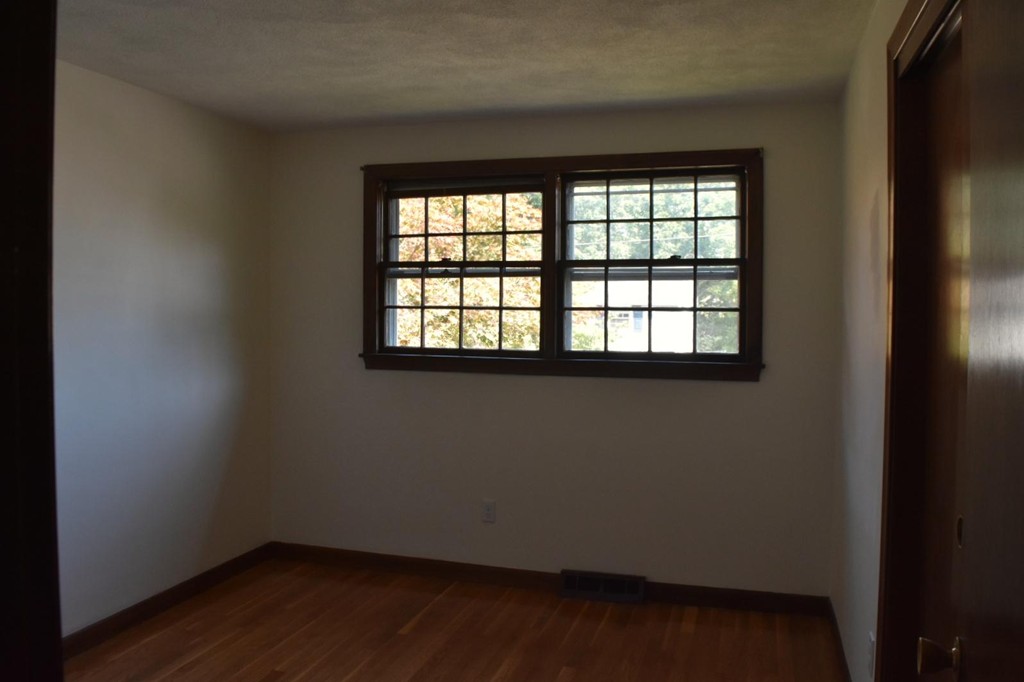 47 Niles Road Randolph, MA 02368 - Photo 4 of 6 Gallery Image 4