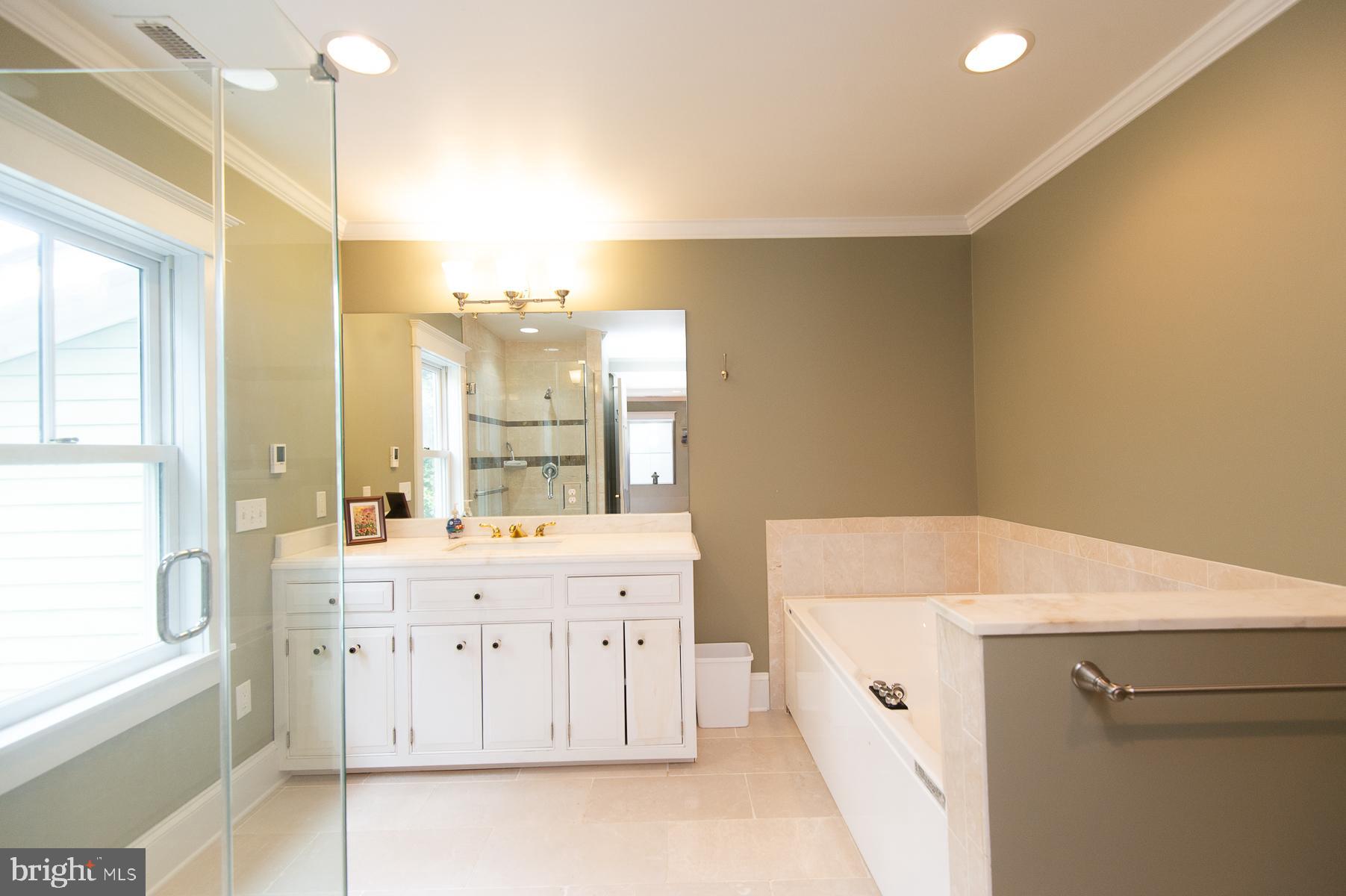 10494 Rich Neck Road Claiborne, MD 21624 - Photo 35 of 80 Primary Bath