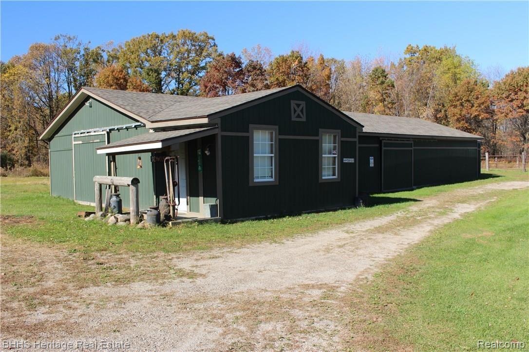10483 Oak Grove Road Howell, MI 48855 - Photo 21 of 24 IMG_1804.JPG