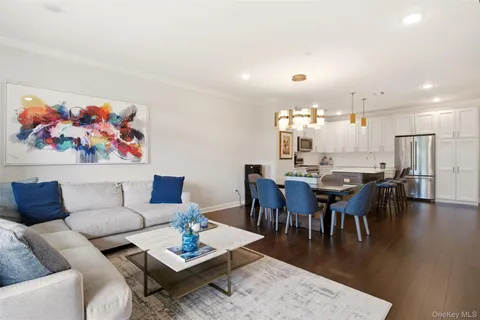 $1,225,000 | 21 Seasons Way, Dix Hills, NY 11746