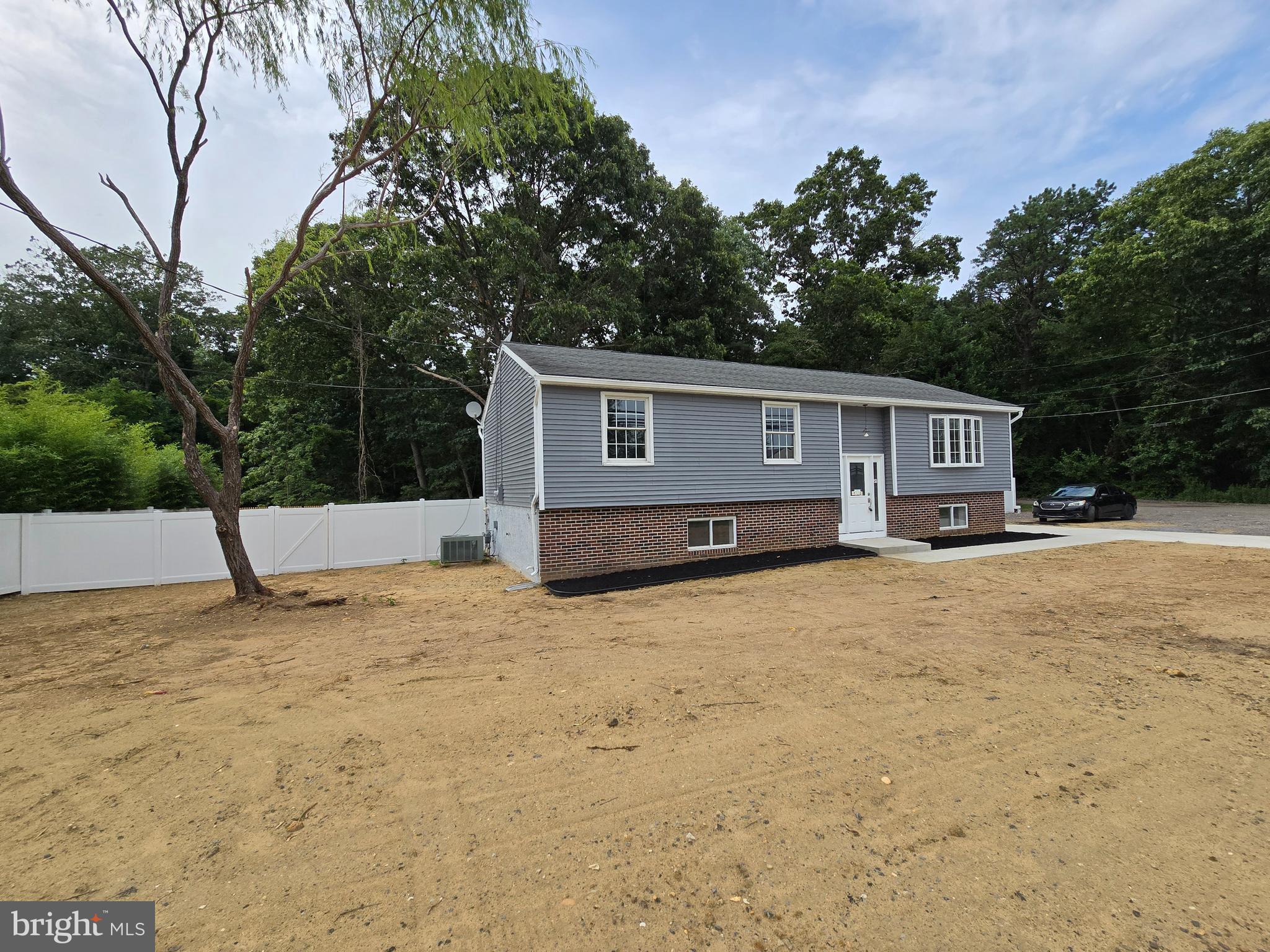 157 Jarvis Road Sicklerville, NJ 08081 - Photo 3 of 25 Gallery Image 3