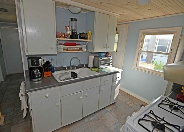64 Timber Lane Wareham, MA 02576 - Photo 5 of 13 Gallery Image 5