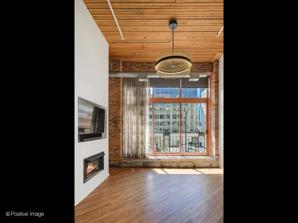 $640,000 | 360 West Illinois Street, Unit 231, Chicago, IL 60654