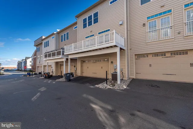 $775,000 | 24615 Jenkins Leaf Terrace, Sterling, VA 20166