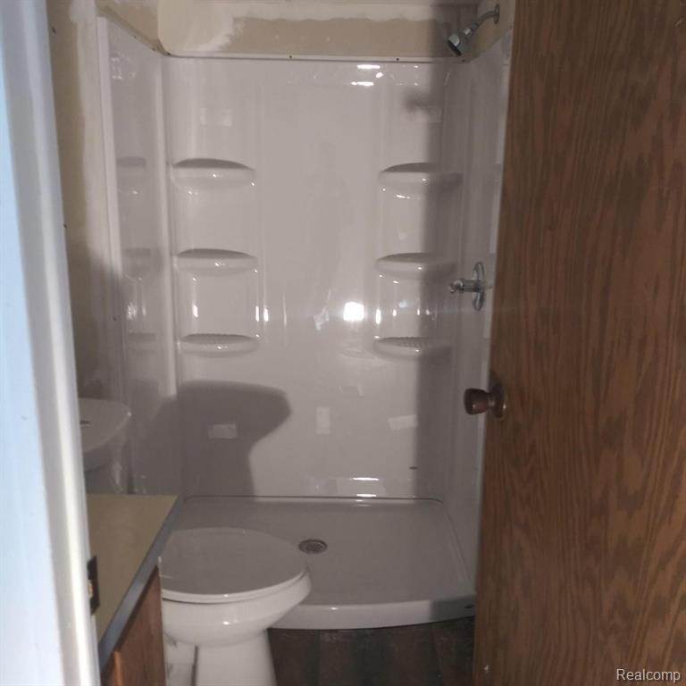 119 East McKimmey Road Gladwin, MI 48624 - Photo 3 of 9