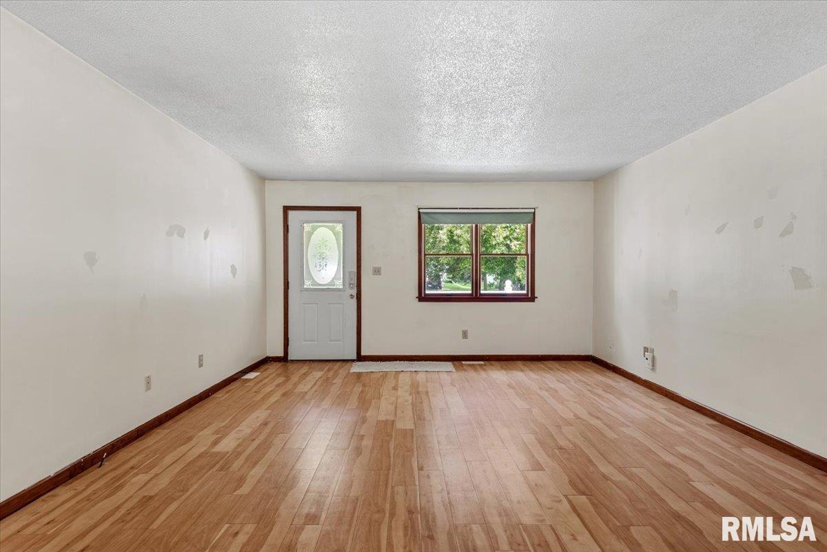 2630 Piper Lane Springfield, IL 62707 - Photo 4 of 29