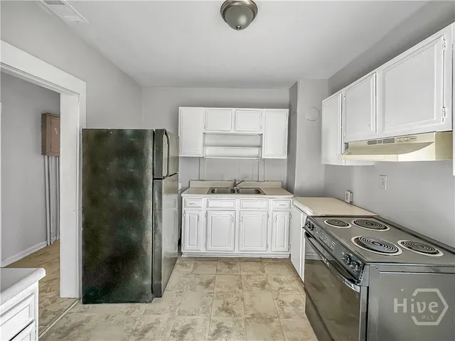 $1,250 | 202 Millen Street, Savannah, GA 31415