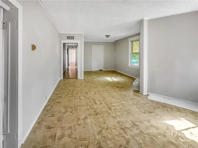 $1,250 | 202 Millen Street, Savannah, GA 31415