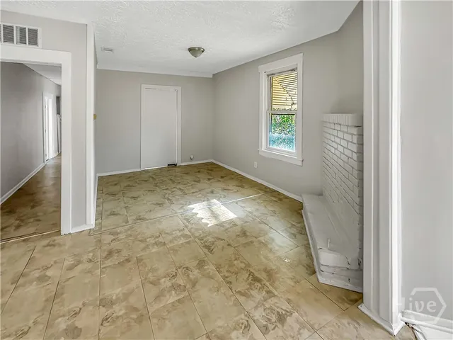 $1,250 | 202 Millen Street, Savannah, GA 31415