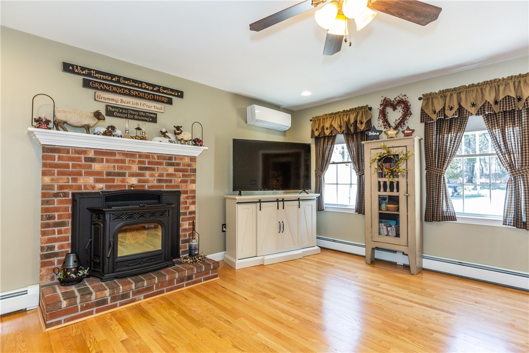 815 Round Top Road Burrillville, RI 02830 - Photo 3 of 50
