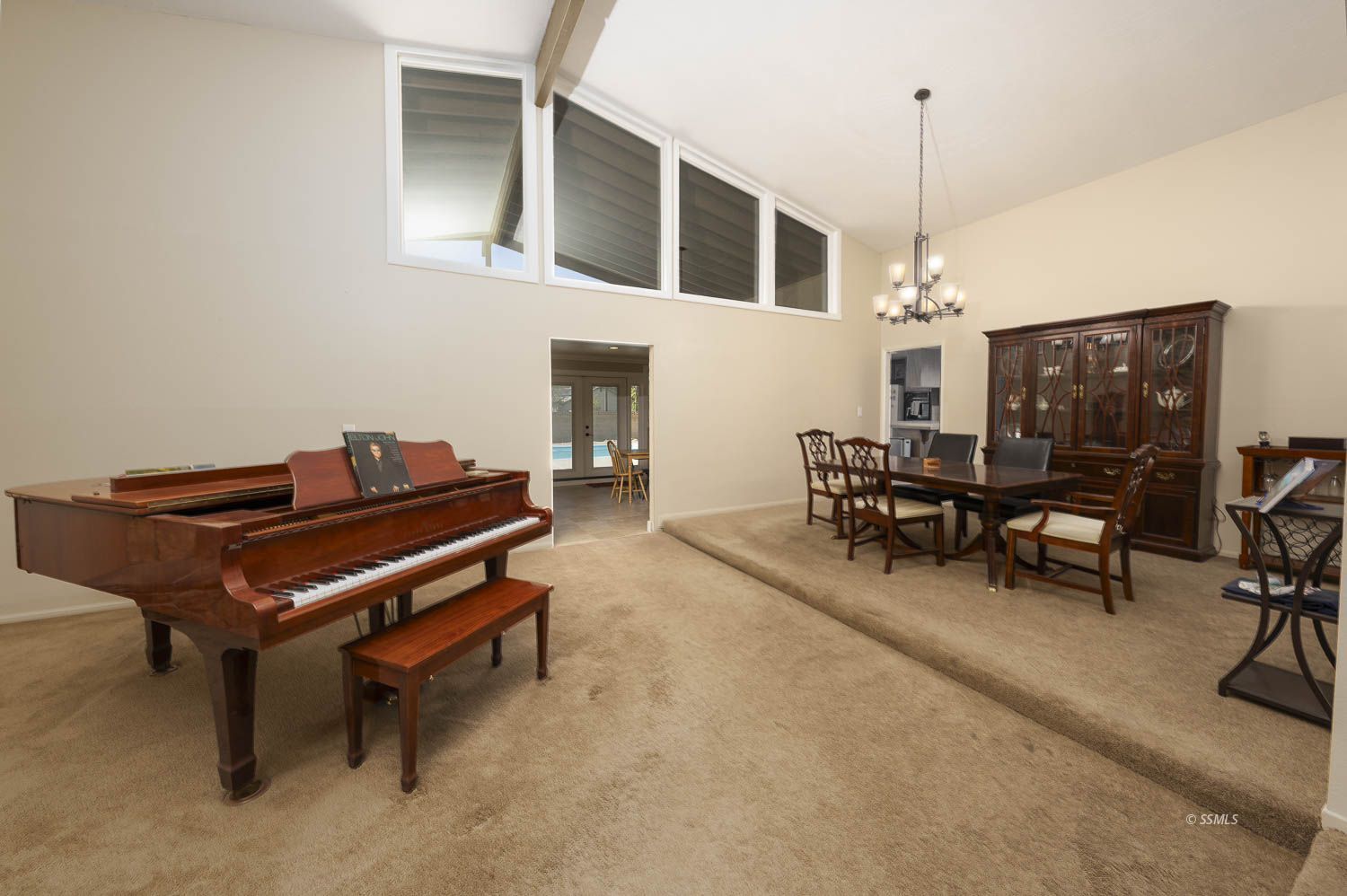 921 Randall Street Ridgecrest, CA 93555 - Photo 4 of 45