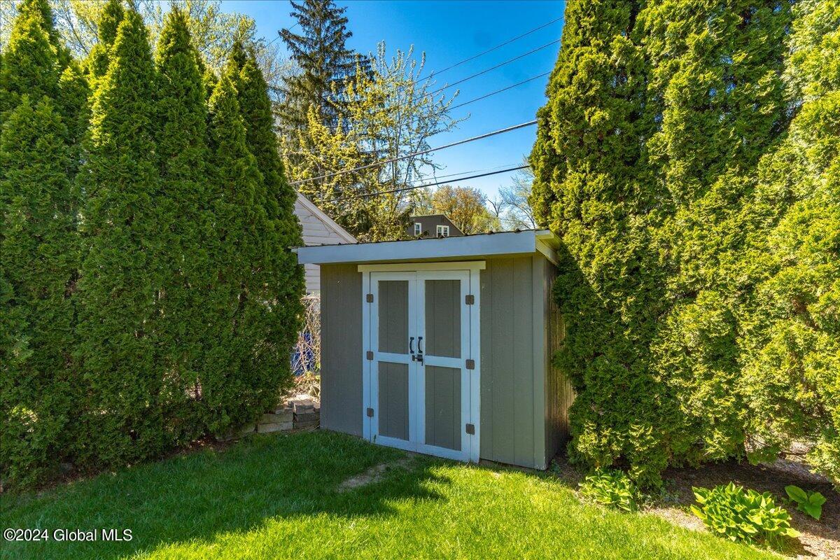 73 Glendale Road Colonie, NY 12110 - Photo 35 of 40 1E