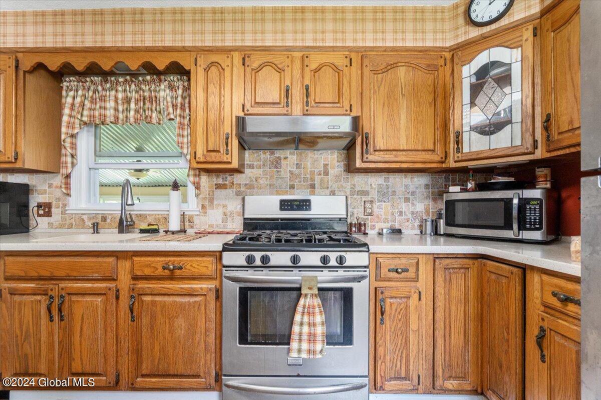 73 Glendale Road Colonie, NY 12110 - Photo 7 of 40 5