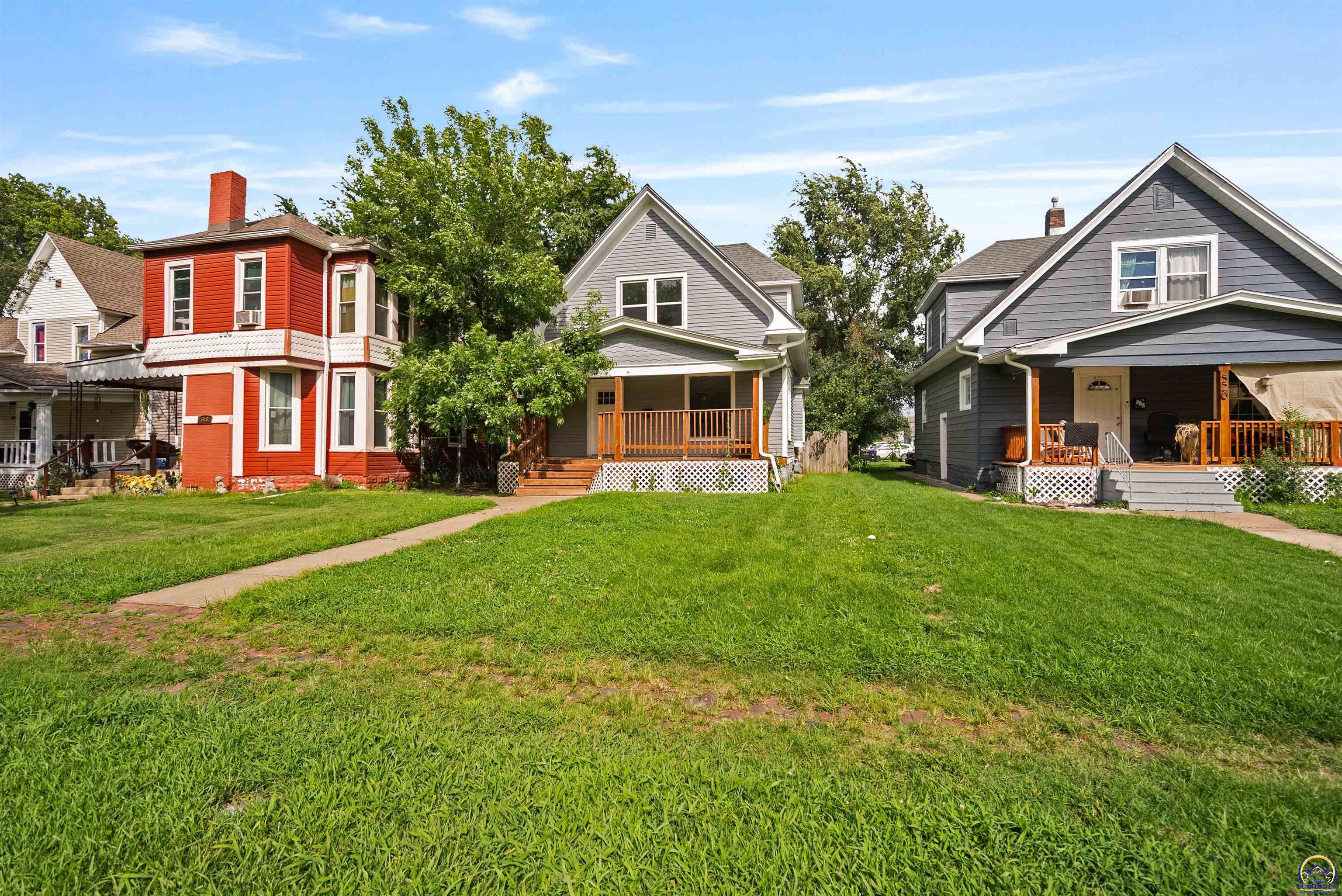 518 Southwest Lane Street Topeka, KS 66606 - Photo 2 of 56
