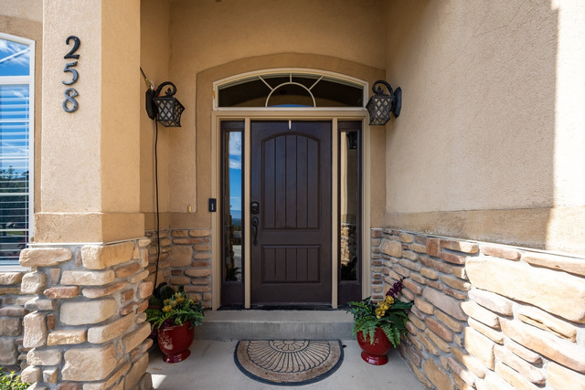 258 Red Leaf Drive Draper, UT 84020 - Photo 2 of 53