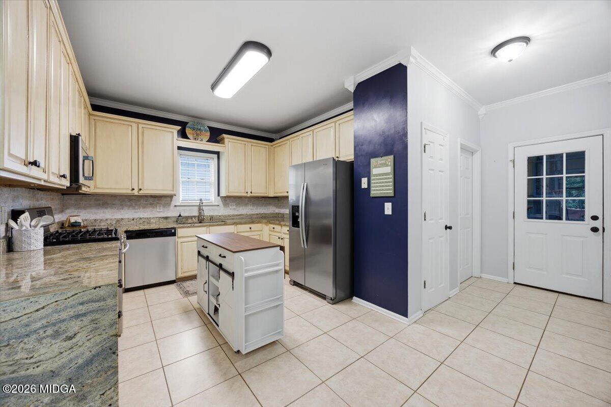 529 Edgefield Way Macon, GA 31210 - Photo 8 of 49 Kitchen