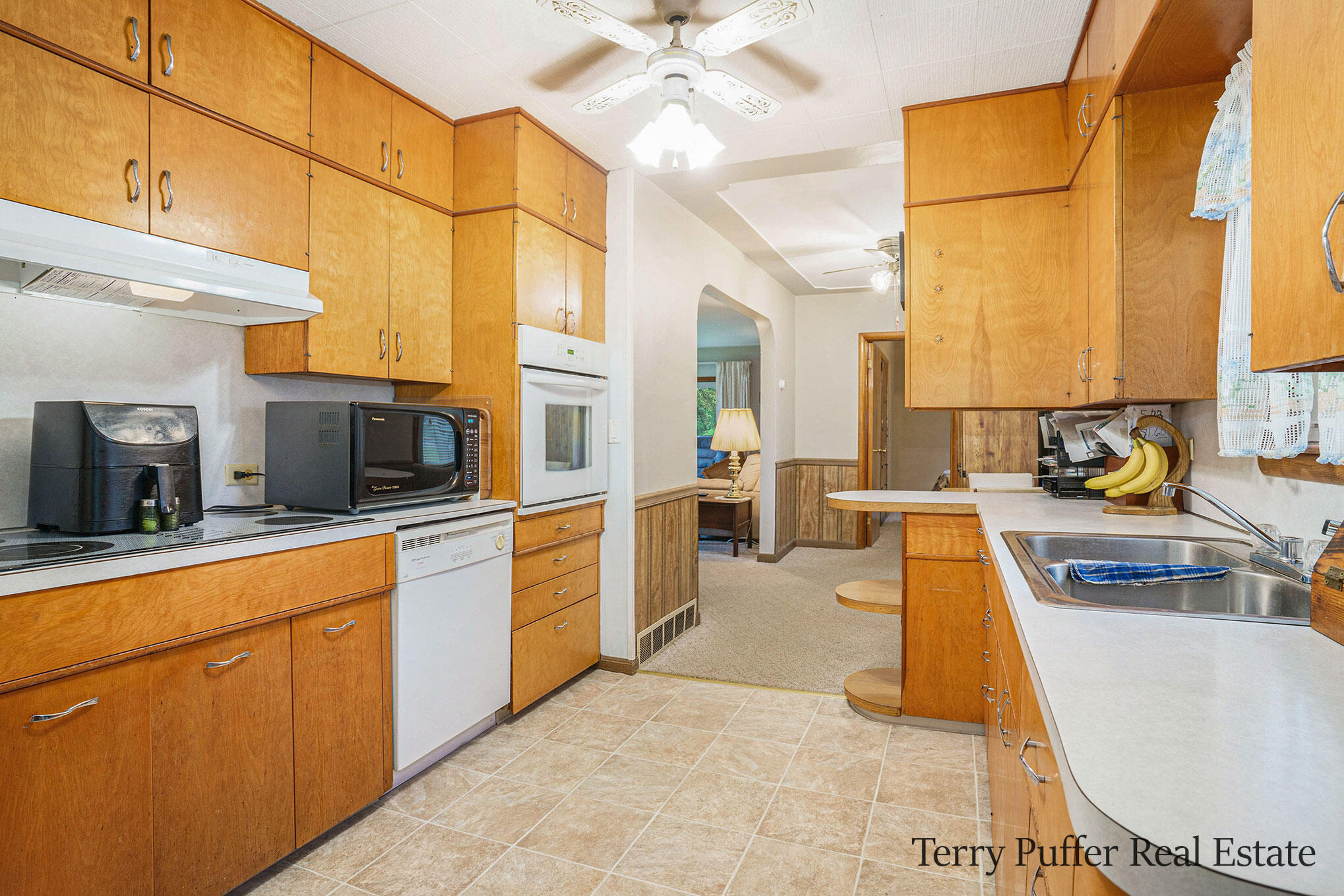 2615 Holton Road Muskegon, MI 49445 - Photo 8 of 19 DSC06310