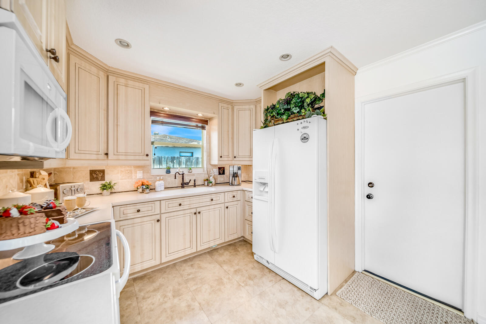 10900 Gallery Street Boca Raton, FL 33428 - Photo 15 of 38 18-Interior-8