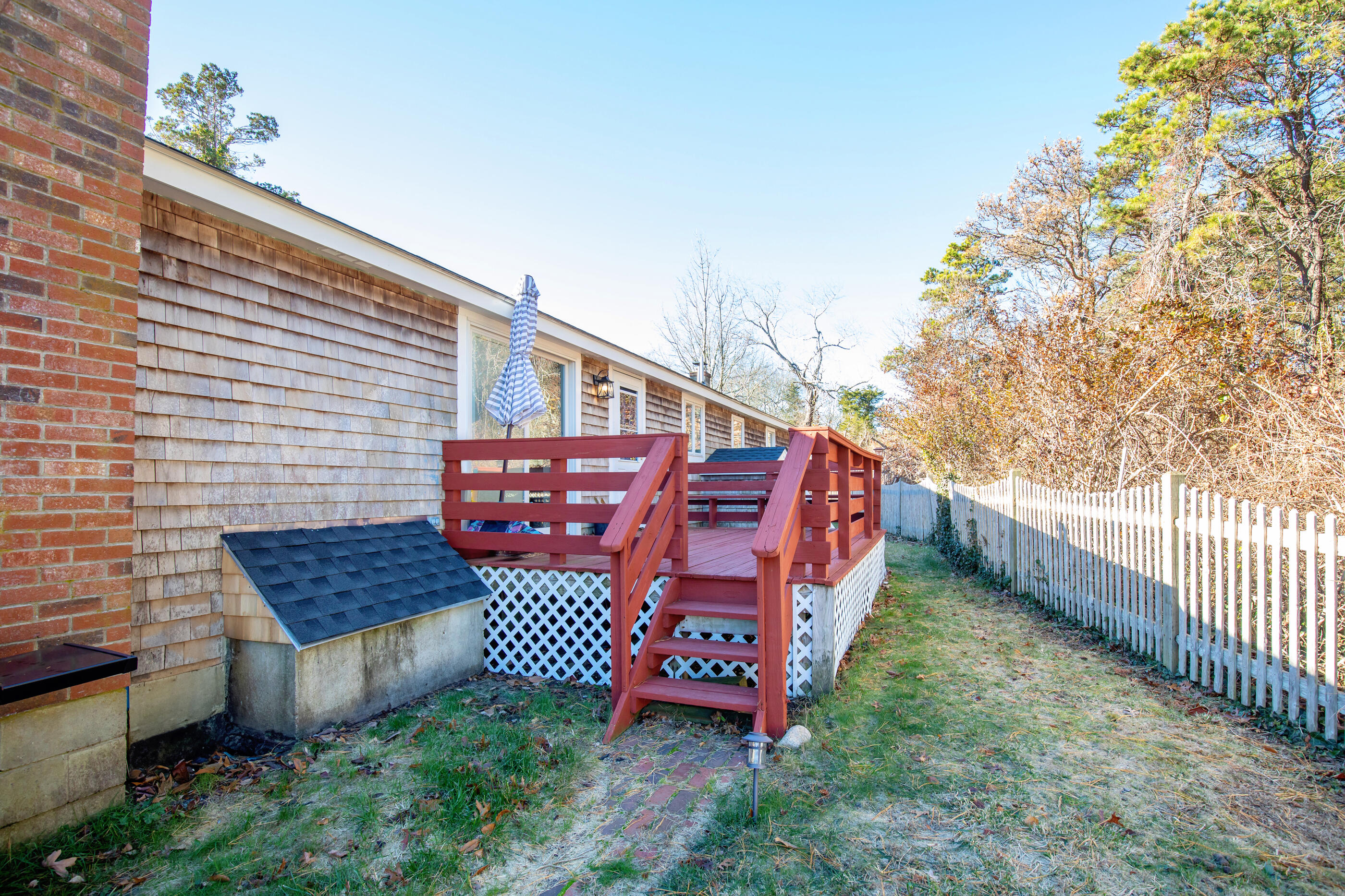 61 Lewis Pond Road Hyannis, MA 02601 - Photo 4 of 26 04