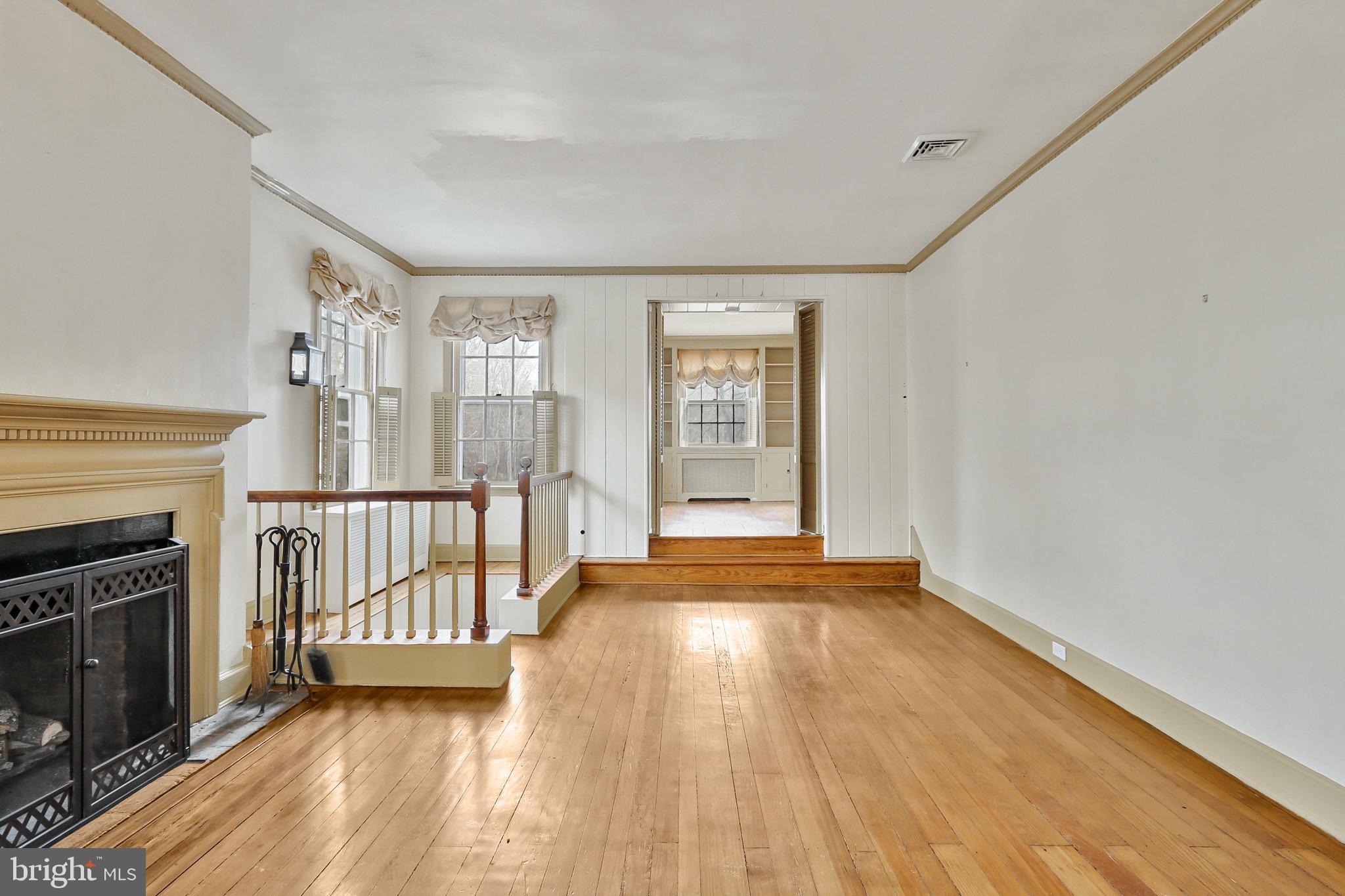 2417 Pickwick Road Baltimore, MD 21207 - Photo 8 of 41 Main Living Room/Middle Level