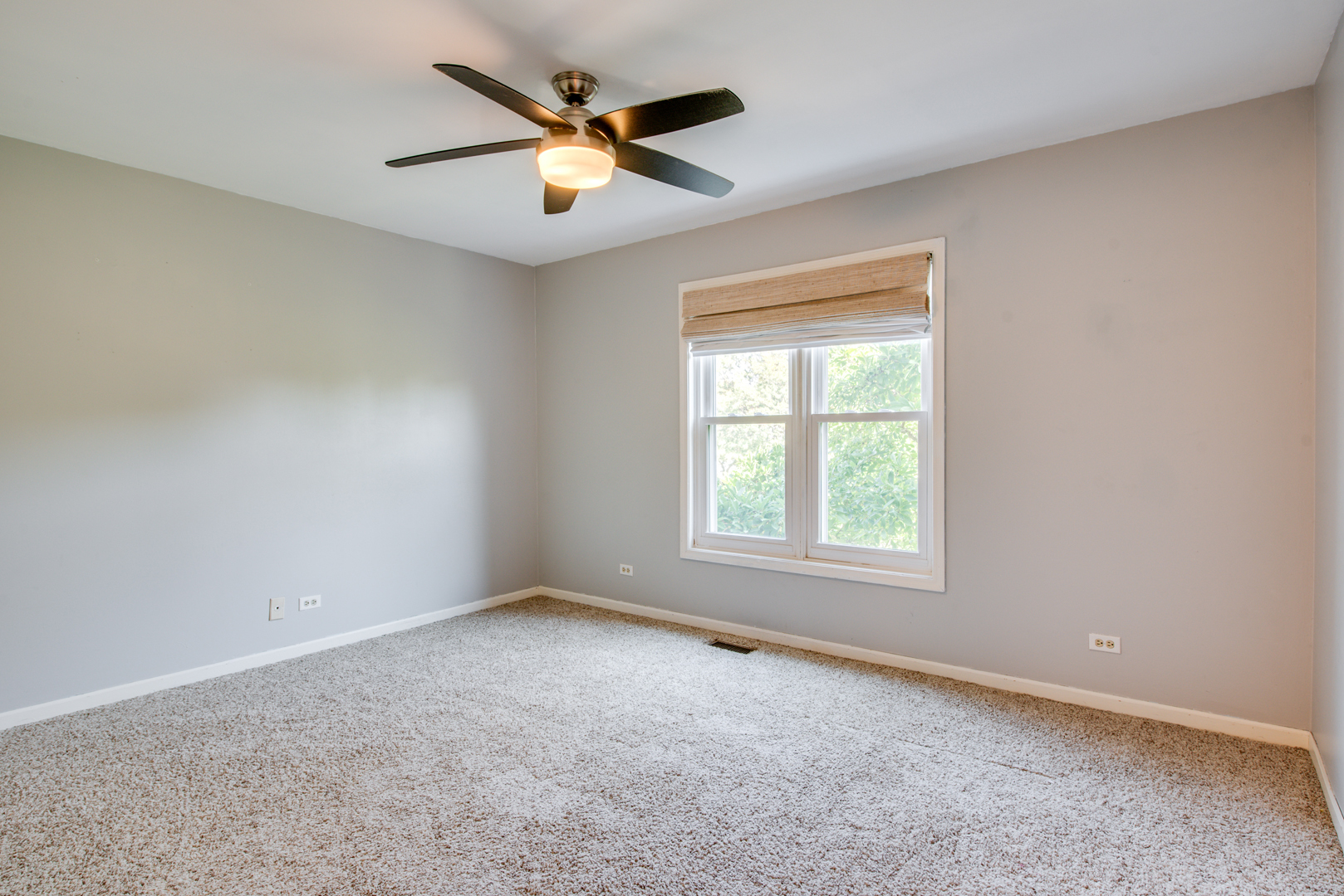 3631 Falkner Drive Naperville, IL 60564 - Photo 25 of 45 an empty room with a window