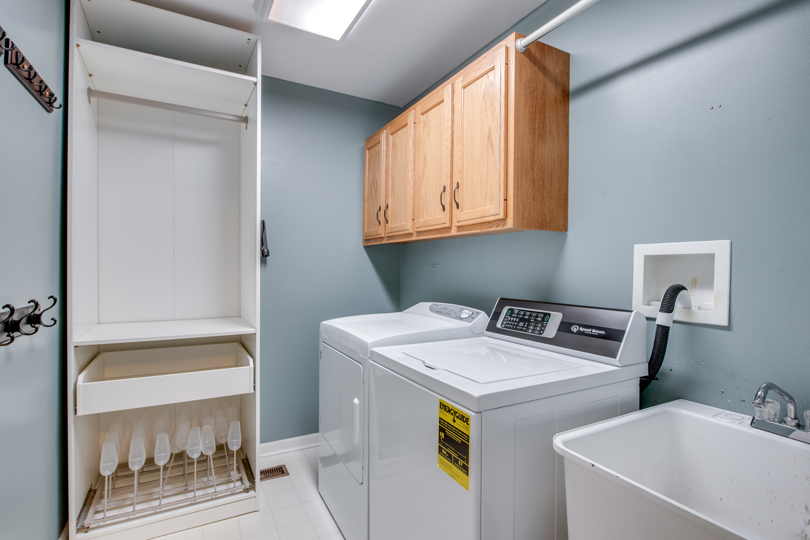 3631 Falkner Drive Naperville, IL 60564 - Photo 42 of 45 a utility room with dryer and washer