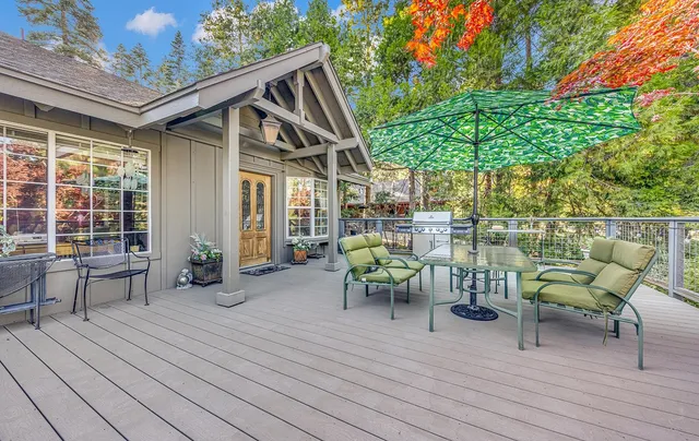 a view of outdoor space yard and patio