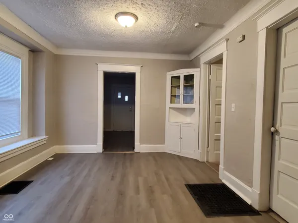 $1,250 | 350 South Oxford Street, Indianapolis, IN 46201