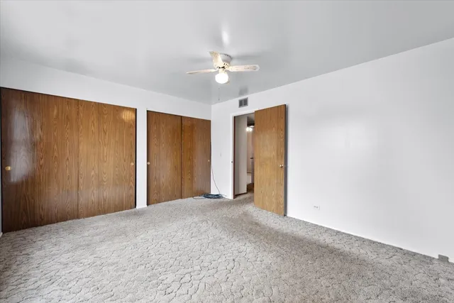 $329,900 | 2 Oakmont Court, Streamwood, IL 60107