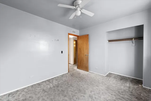 $329,900 | 2 Oakmont Court, Streamwood, IL 60107