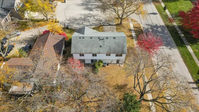 $329,900 | 2 Oakmont Court, Streamwood, IL 60107