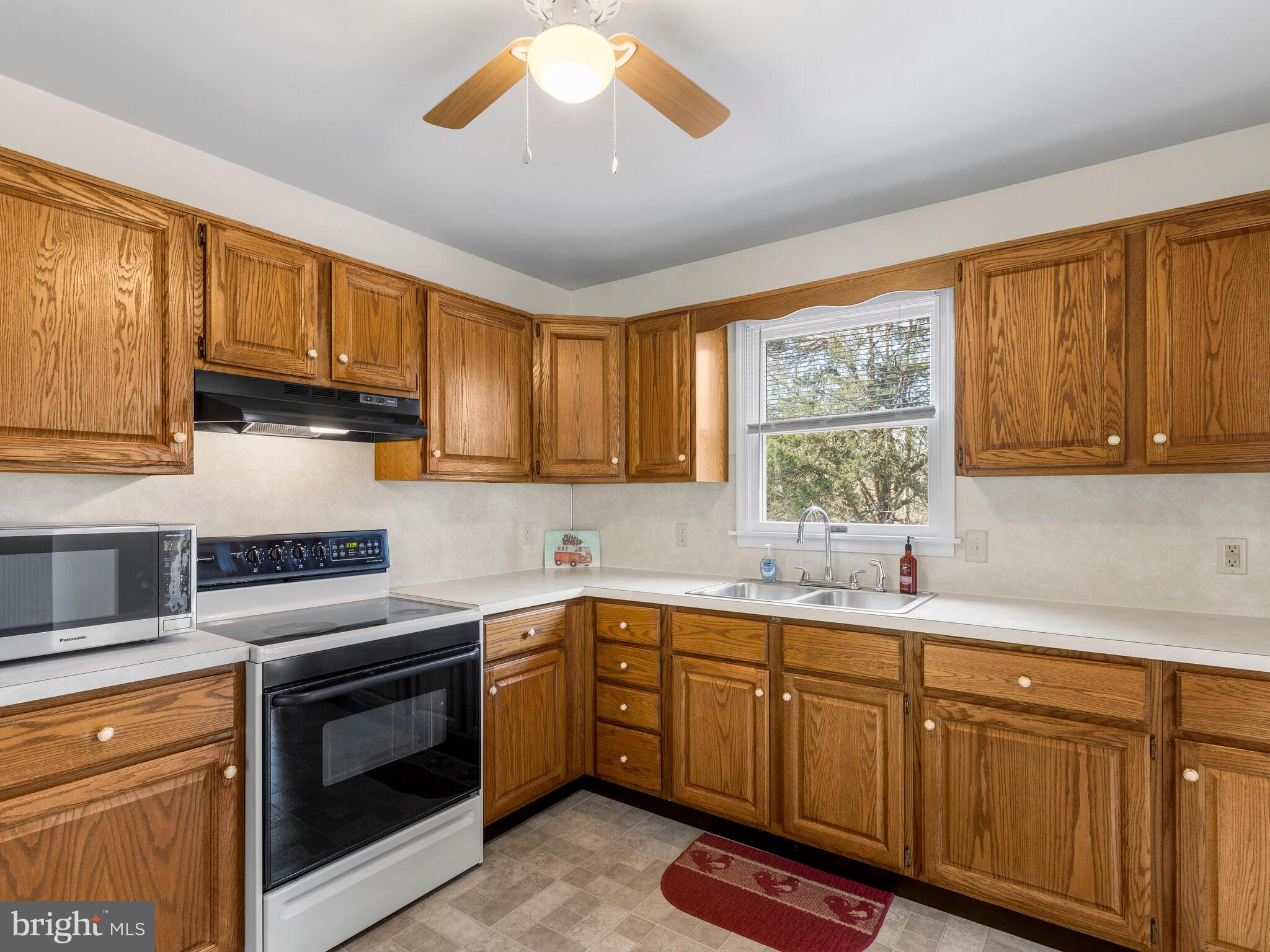 412 Saylors Mill Road Spring City, PA 19475 - Photo 12 of 55 Immaculate country kitchen with new flooring