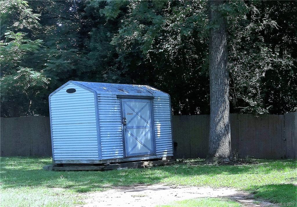 2115 Ashley Road Charlotte, NC 28208 - Photo 10 of 12 Gallery Image 10
