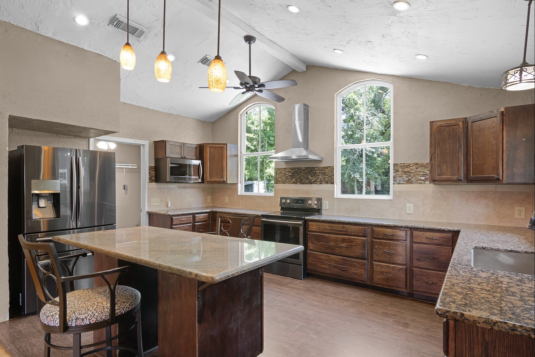 11501 Friendship Lane Conroe, TX 77385 - Photo 8 of 50