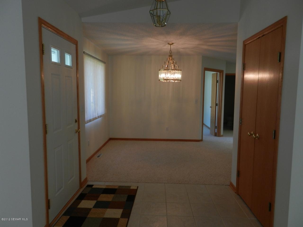 822 26th Street Northeast Rochester, MN 55906 - Photo 4 of 29