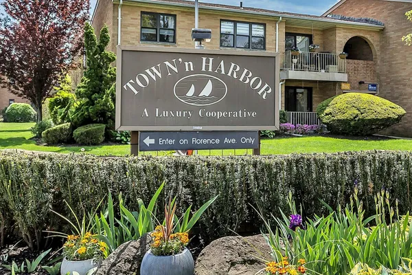 $414,500 | 12 Florence Avenue, Unit 29A, Freeport, NY 11520