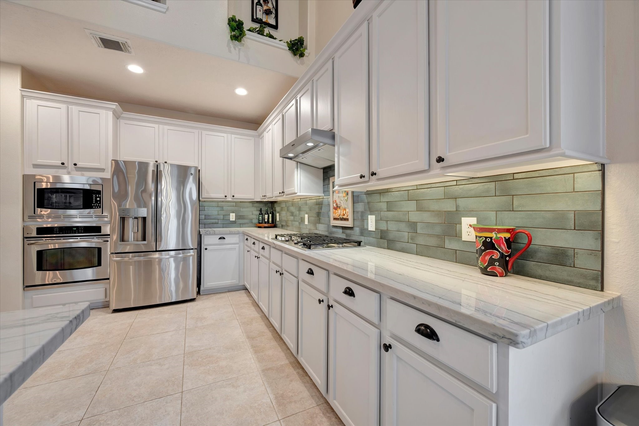 322 Marina Oaks Court Kemah, TX 77565 - Photo 16 of 42 Gallery Image 16