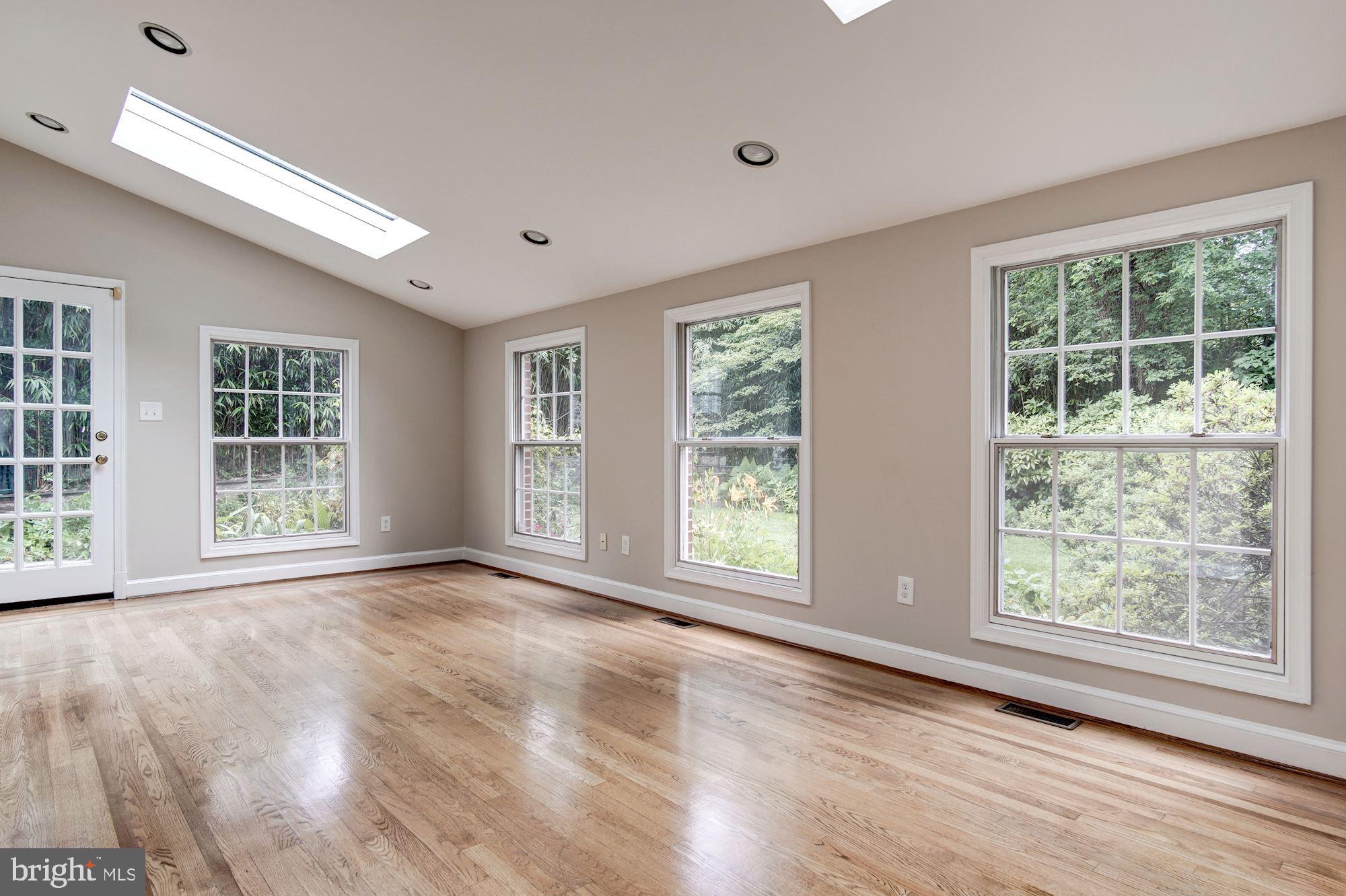 5013 Brookdale Road Bethesda, MD 20816 - Photo 18 of 57