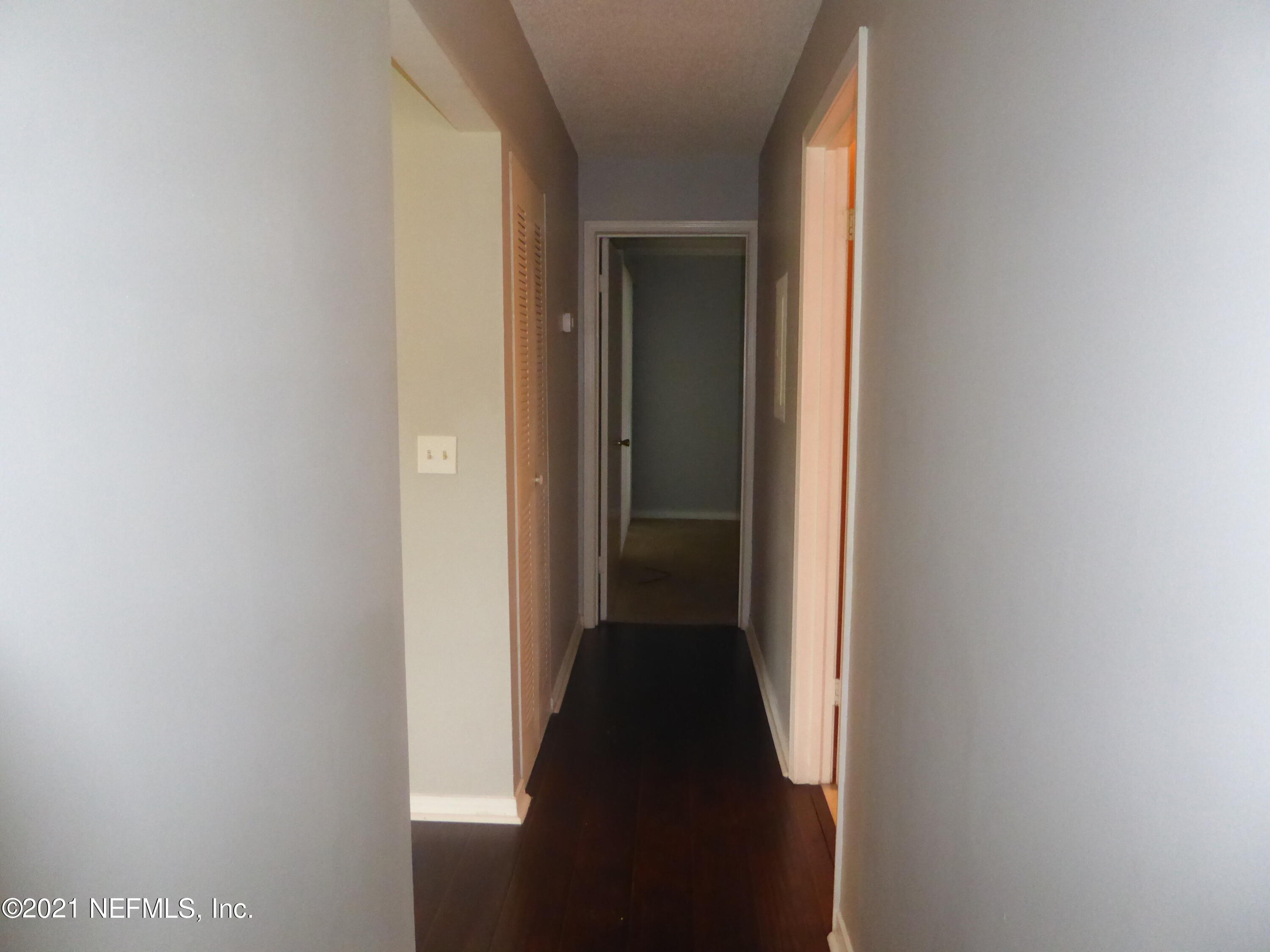 10200 Belle Rive Boulevard, Unit 120 Jacksonville, FL 32256 - Photo 11 of 14 Hallway
