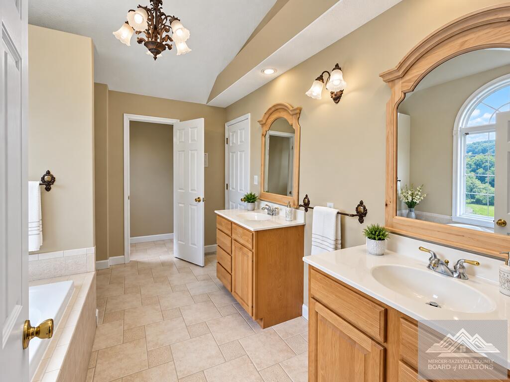 11982 Grapefield Road Bastian, VA 24314 - Photo 4 of 14 Gallery Image 4