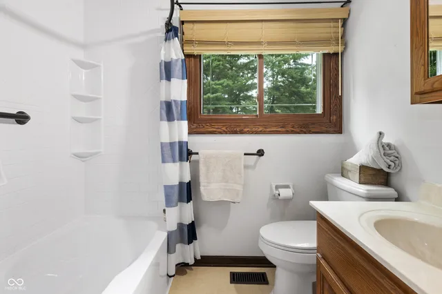 $415,000 | 7502 Lion Drive, Nineveh, IN 46164