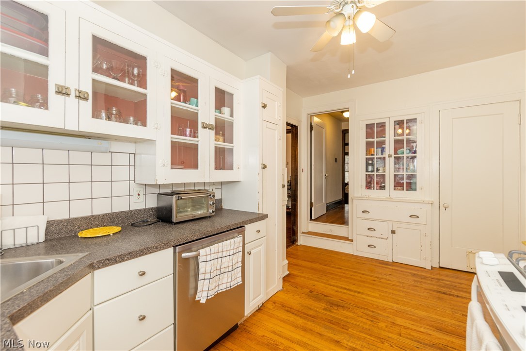 2471 Lee Road Cleveland, OH 44118 - Photo 11 of 35