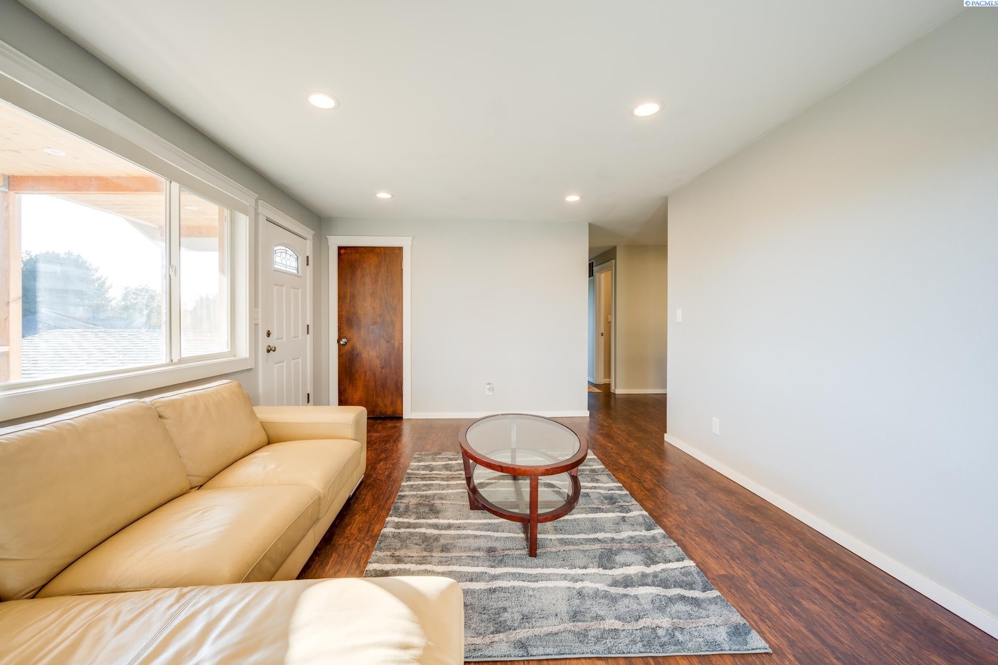 808 Line Street Colton, WA 99113 - Photo 3 of 17 Gallery Image 3