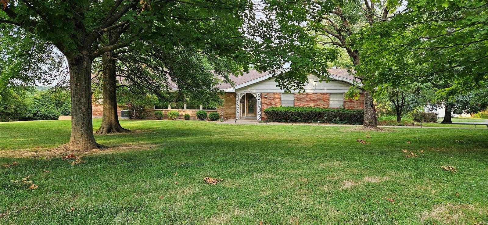 744 Des Peres Road, Des Peres, MO 63131 Compass