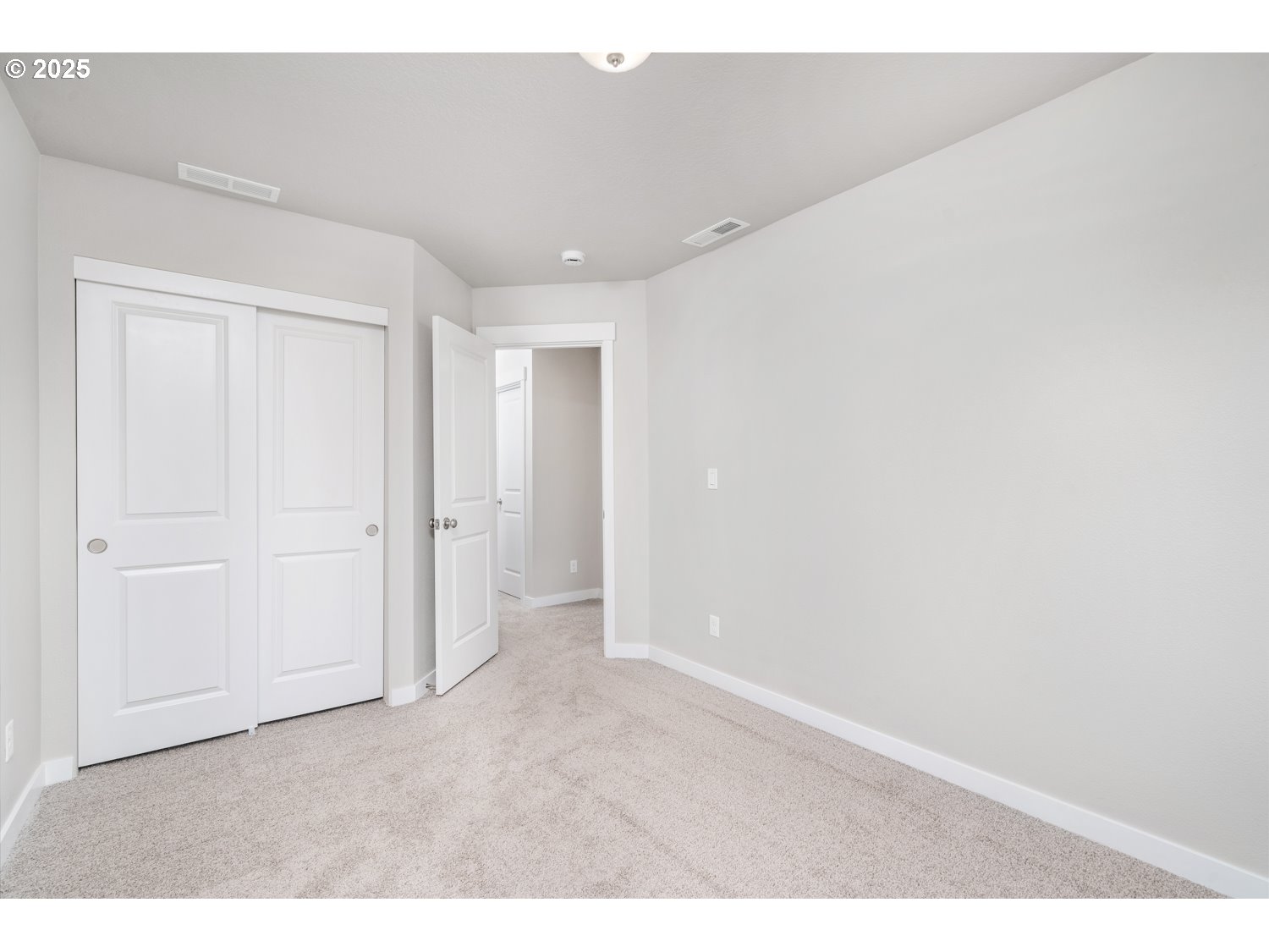 2724 South Ivy Street, Unit 837 Cornelius, OR 97113 - Photo 12 of 24 a view of an empty room