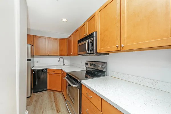 $119,900 | 721 Whitcomb Street, Unit A, Kalamazoo, MI 49008