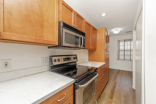 $119,900 | 721 Whitcomb Street, Unit A, Kalamazoo, MI 49008
