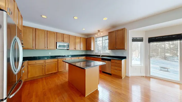 $3,200 | 12832 Nautica Court, Belleville, MI 48111